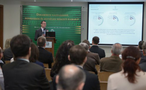 Infokommunikáció a kisvállalkozások versenyképességéért konferencia Budapesten